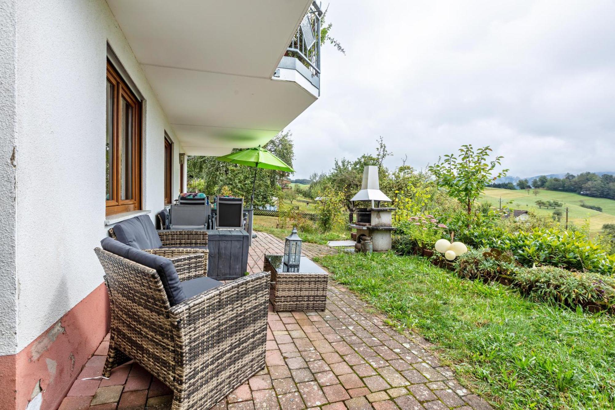 Haus Landblick Apartamento Zell im Wiesenthal Exterior foto